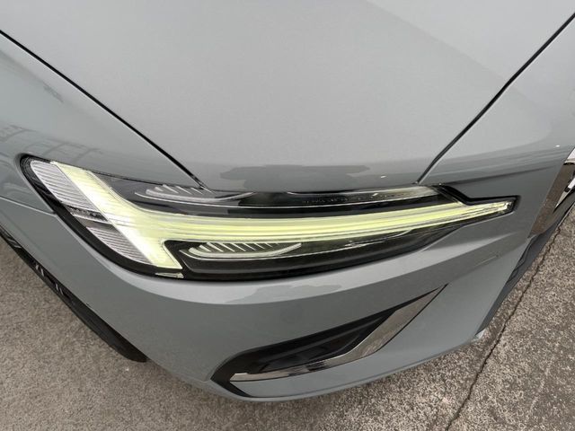 VOLVO V60 2024 Image 31