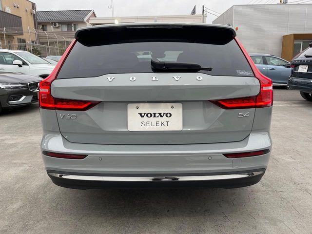 VOLVO V60 2024 Image 31