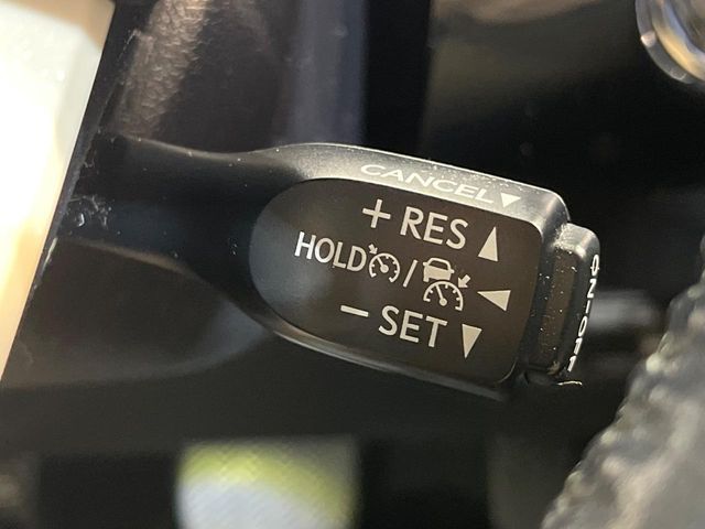 TOYOTA PRIUS PHV 2018 Image 31