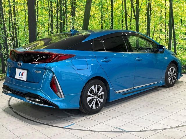 TOYOTA PRIUS PHV 2018 Image 31
