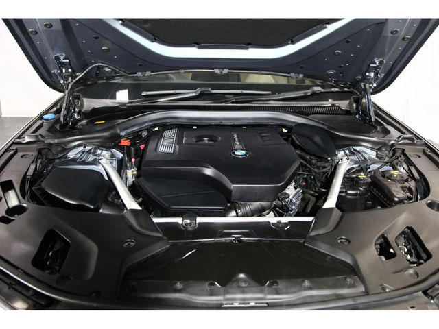 BMW 5SERIES SEDAN 2018 Image 31