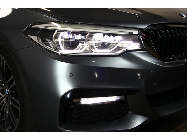 BMW 5SERIES SEDAN 2018 Image 31