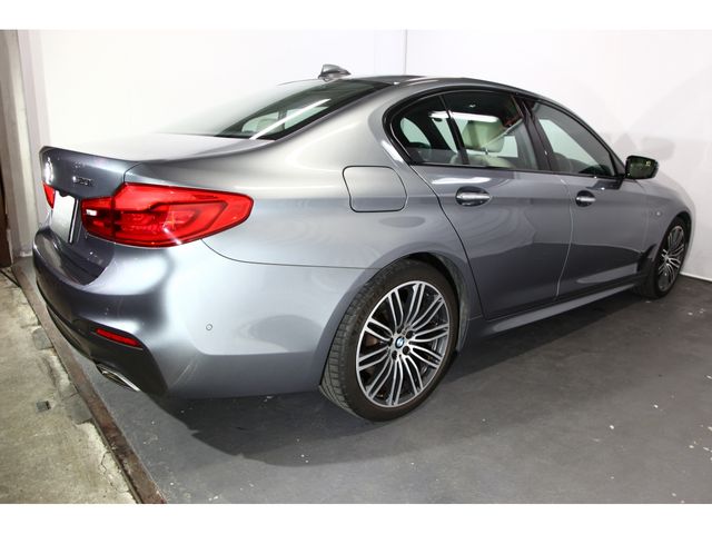 BMW 5SERIES SEDAN 2018 Image 31