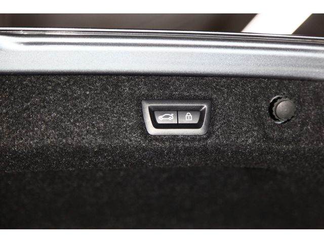 BMW 5SERIES SEDAN 2018 Image 31