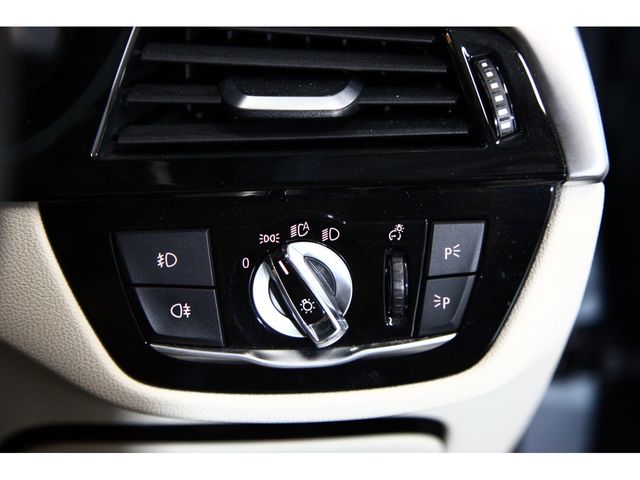 BMW 5SERIES SEDAN 2018 Image 31