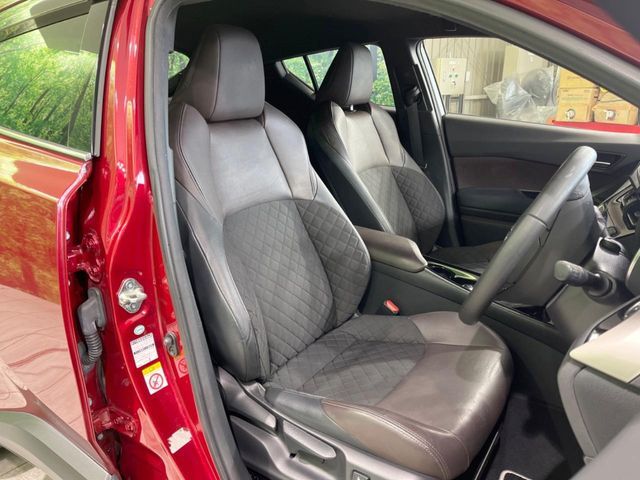 TOYOTA C-HR 2018 Image 31