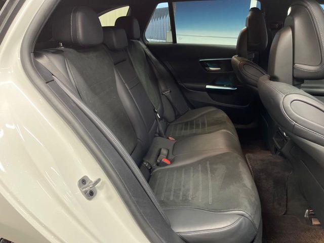 MERCEDES BENZ C CLAS 2023 Image 31