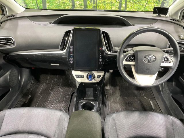 TOYOTA PRIUS PHV 2017 Image 31