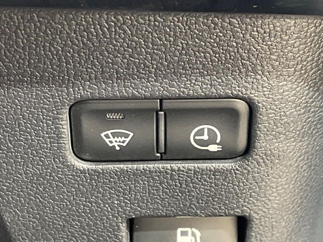 TOYOTA PRIUS PHV 2017 Image 31