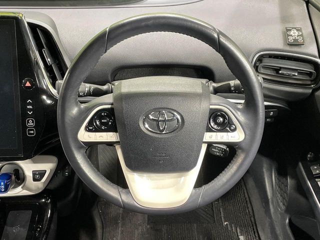 TOYOTA PRIUS PHV 2017 Image 31