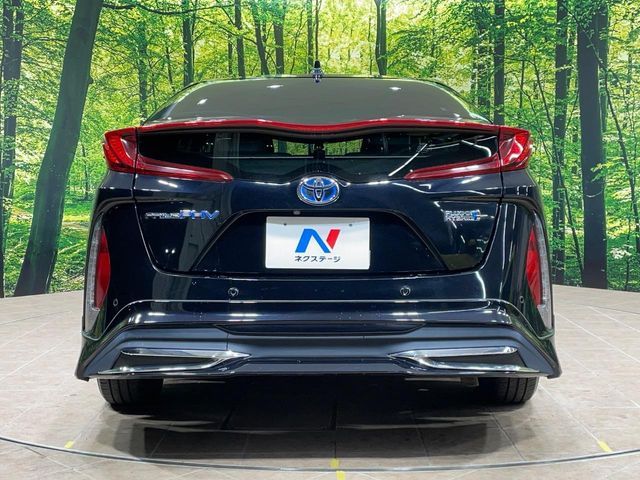 TOYOTA PRIUS PHV 2017 Image 31
