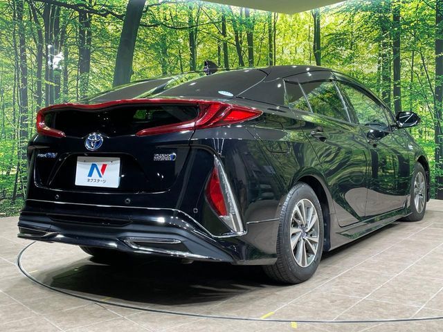 TOYOTA PRIUS PHV 2017 Image 31