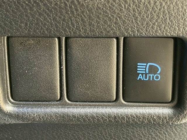 TOYOTA C-HR 2019 Image 31