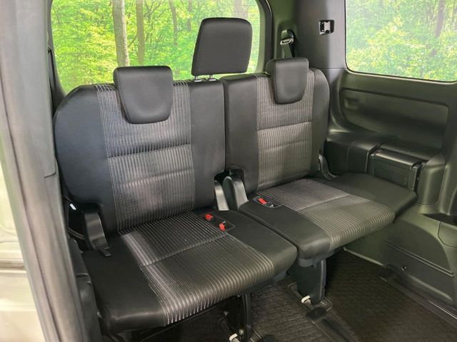 TOYOTA NOAH 2017 Image 31