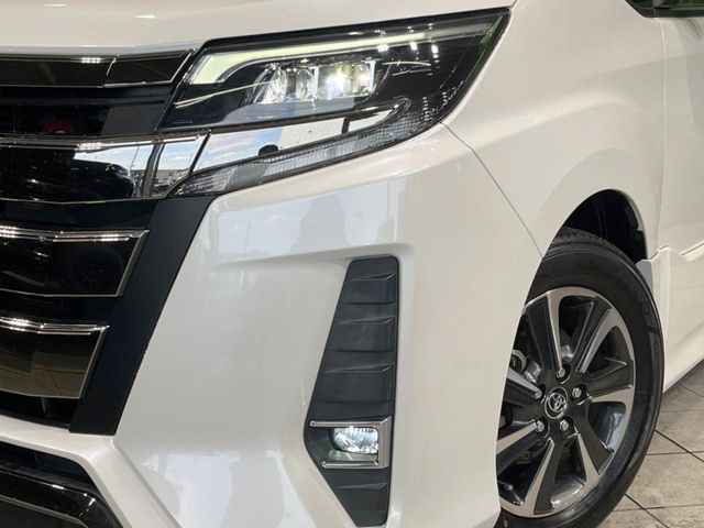TOYOTA NOAH 2017 Image 31