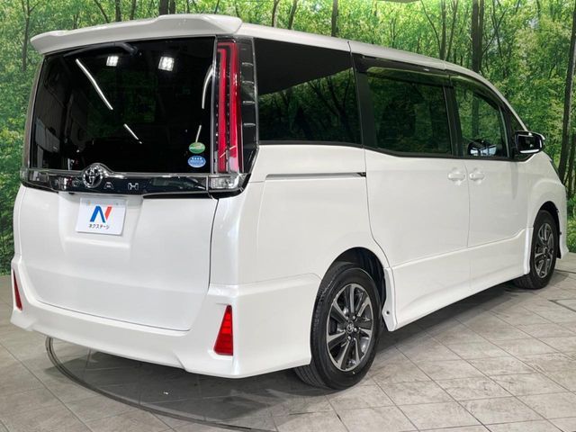 TOYOTA NOAH 2017 Image 31
