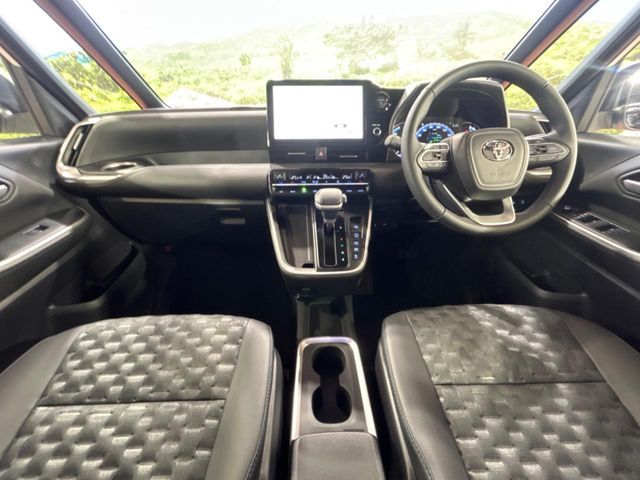 TOYOTA VOXY HYBRID 2025 Image 31