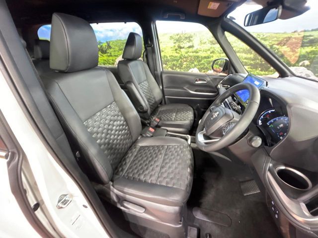 TOYOTA VOXY HYBRID 2025 Image 31