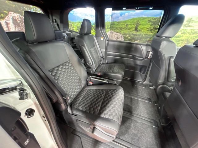 TOYOTA VOXY HYBRID 2025 Image 31