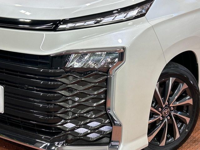 TOYOTA VOXY HYBRID 2025 Image 31