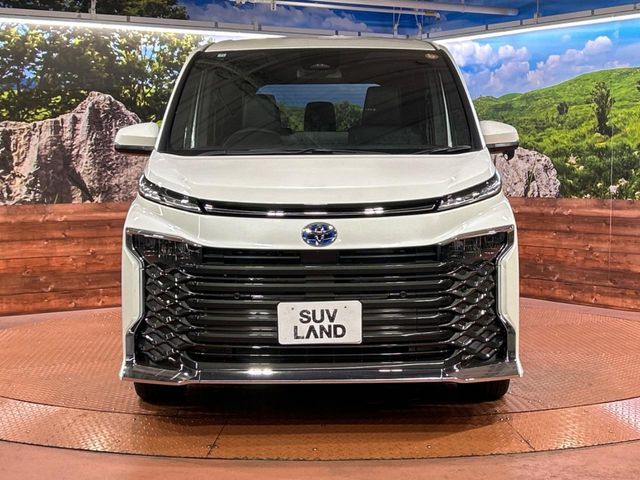 TOYOTA VOXY HYBRID 2025 Image 31