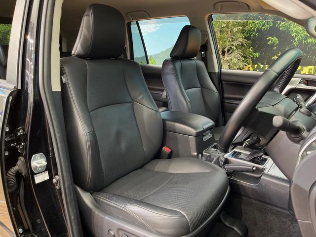 TOYOTA LANDCRUISER PRADO 2019 Image 31