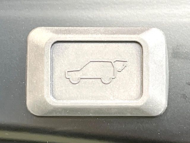 TOYOTA RAV4 HYBRID 4WD 2023 Image 31