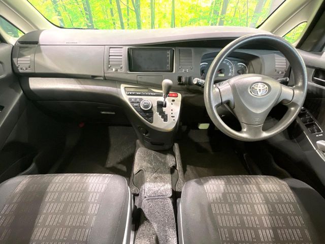 TOYOTA ISIS 2011 Image 31