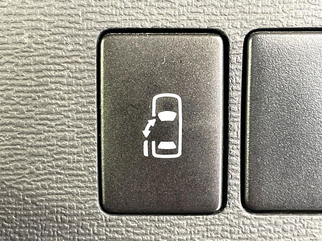 TOYOTA ISIS 2011 Image 31