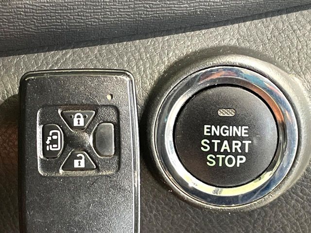 TOYOTA ISIS 2011 Image 31