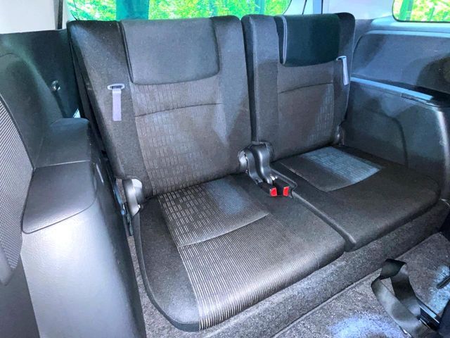 TOYOTA ISIS 2011 Image 31