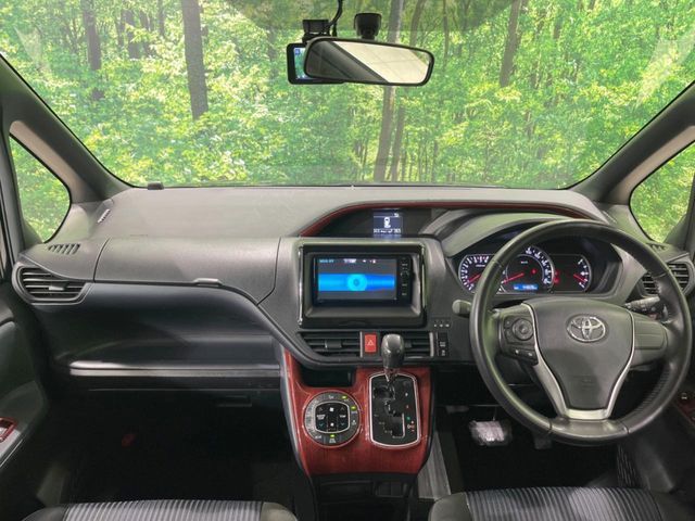 TOYOTA VOXY 2015 Image 31
