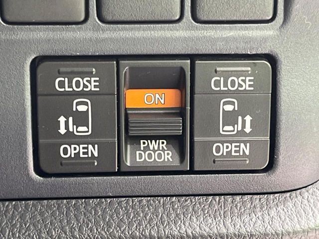 TOYOTA VOXY 2015 Image 31