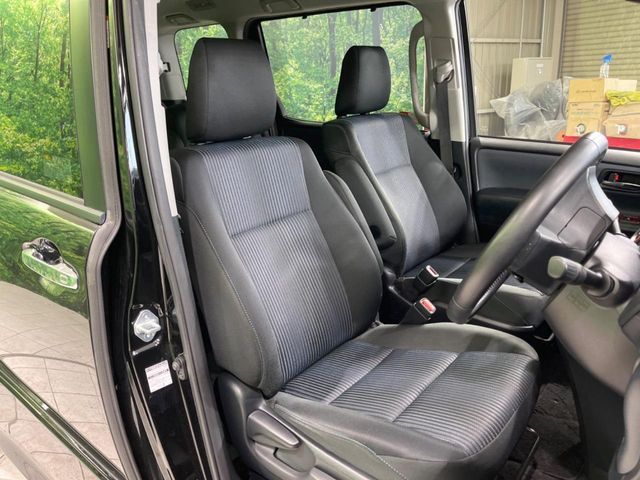 TOYOTA VOXY 2015 Image 31