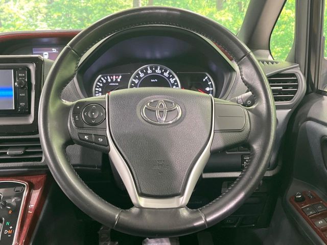 TOYOTA VOXY 2015 Image 31