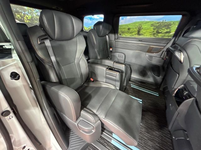 TOYOTA ALPHARD HYBRID 2026 Image 31