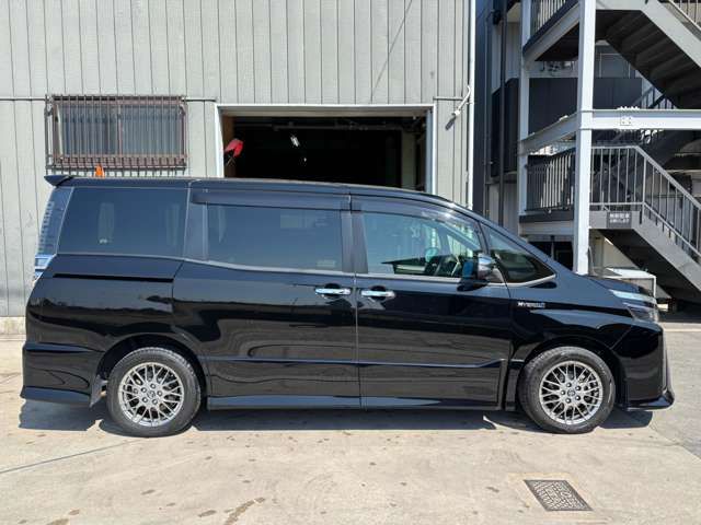 TOYOTA VOXY HYBRID 2018 Image 31