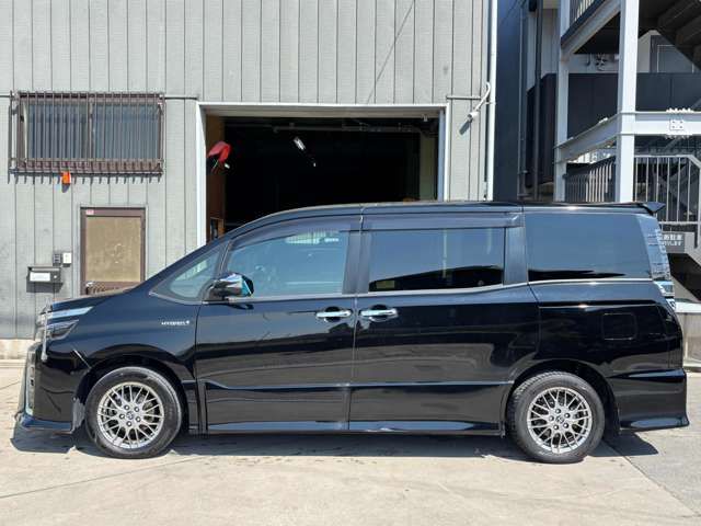 TOYOTA VOXY HYBRID 2018 Image 31