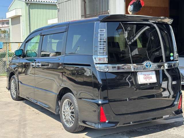 TOYOTA VOXY HYBRID 2018 Image 31