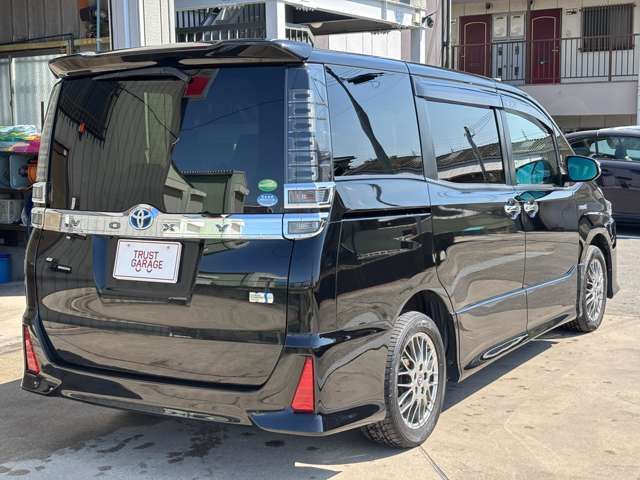 TOYOTA VOXY HYBRID 2018 Image 31