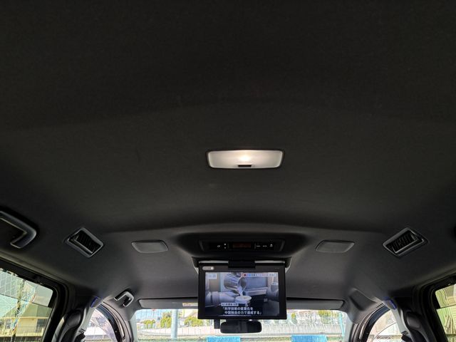 TOYOTA VOXY HYBRID 2018 Image 31