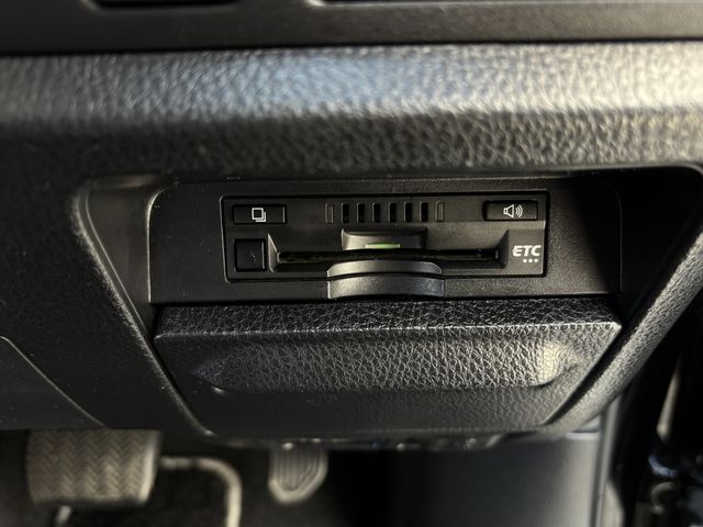 TOYOTA VOXY HYBRID 2018 Image 31