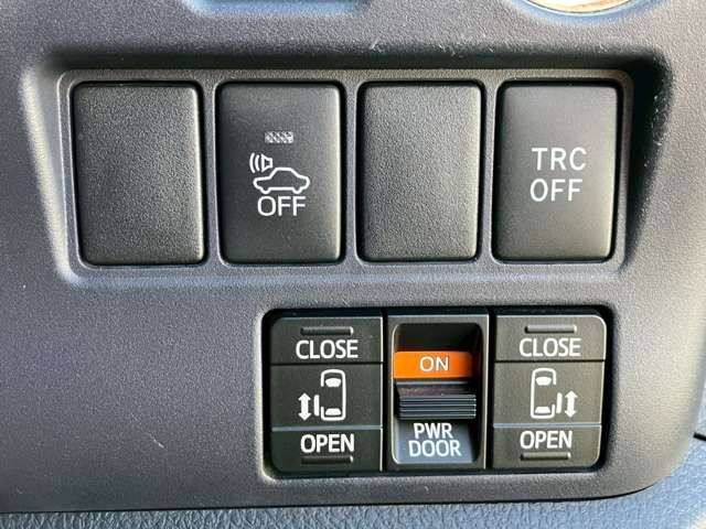 TOYOTA NOAH HYBRID 2015 Image 31