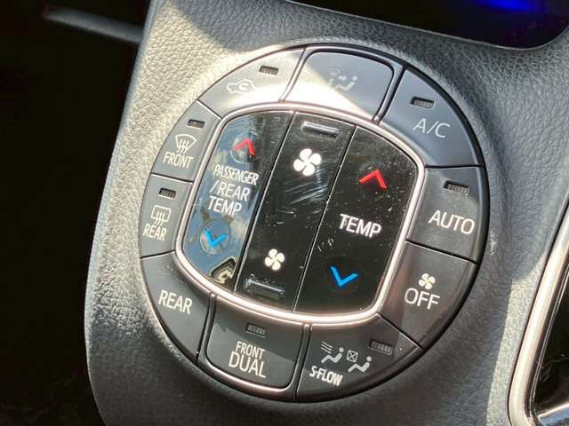 TOYOTA NOAH HYBRID 2015 Image 31