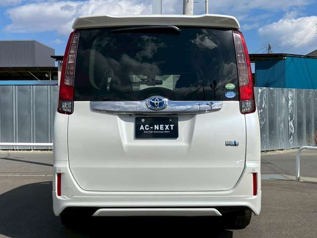 TOYOTA NOAH HYBRID 2015 Image 31