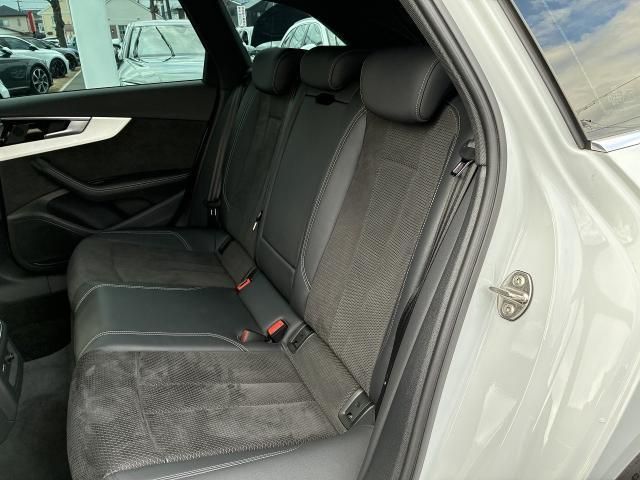 AUDI A4 AVANT 2021 Image 31