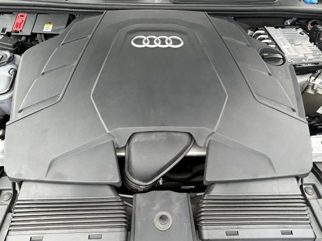AUDI Q8 2020 Image 31