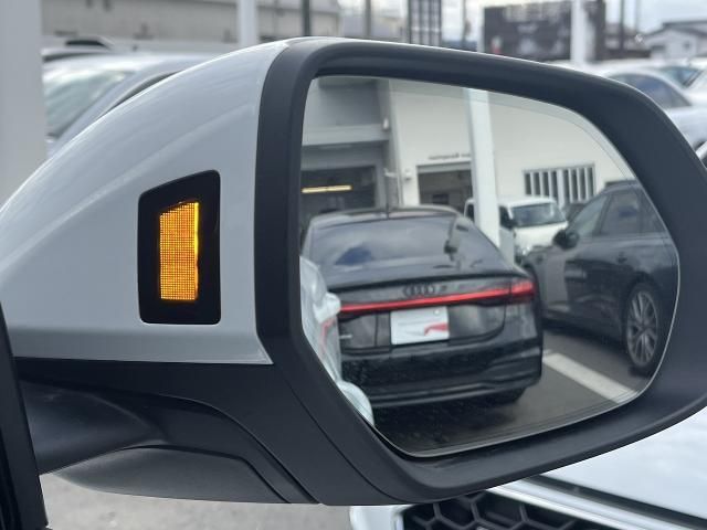 AUDI Q8 2020 Image 31