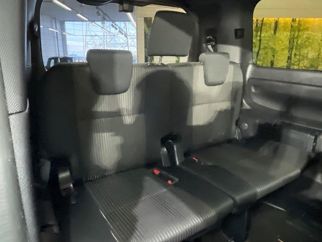 TOYOTA VOXY HYBRID 2018 Image 31