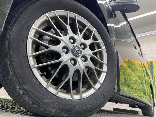 TOYOTA VOXY HYBRID 2018 Image 31